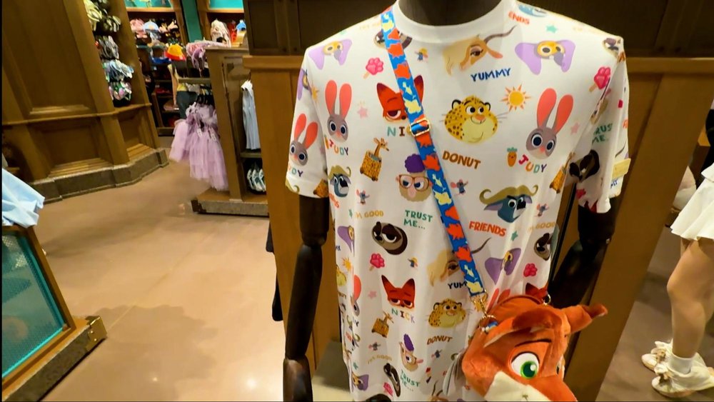 2025年最新の上海ディズニーリゾートのオススメグッズ グッズ Tシャツ アパレル