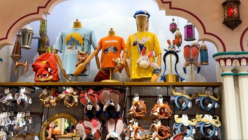 2025年最新の上海ディズニーリゾートのオススメグッズ ズートピア アパレル Tシャツ