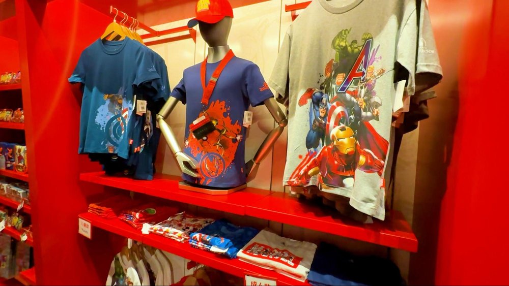 2025年最新の上海ディズニーリゾートのオススメグッズ MARVELのグッズ Tシャツ