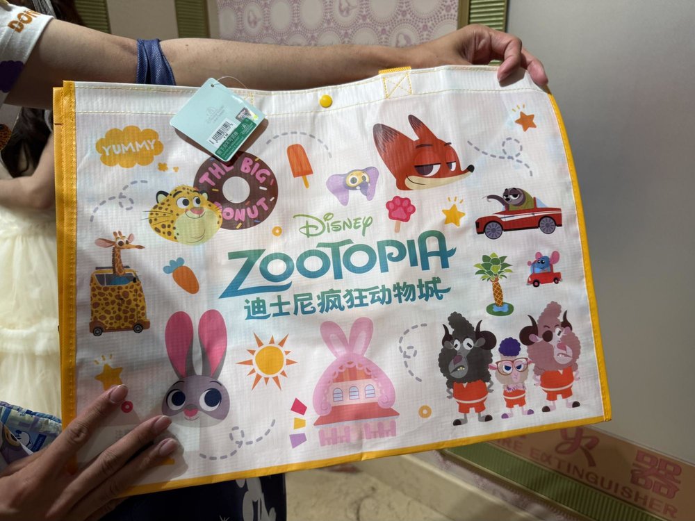 2025年最新の上海ディズニーリゾートのオススメグッズ ショッピングバッグ ズートピア