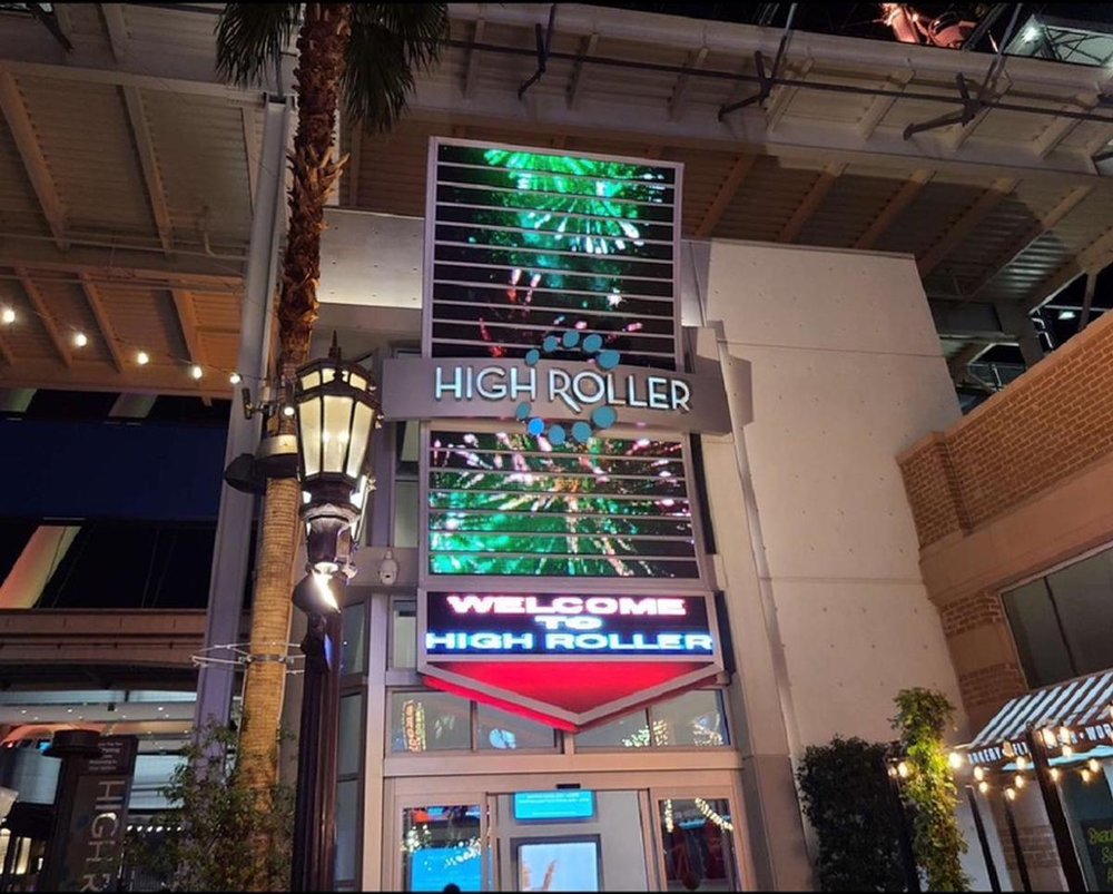 Entrance sign of the Las Vegas High Roller at the LINQ Promenade