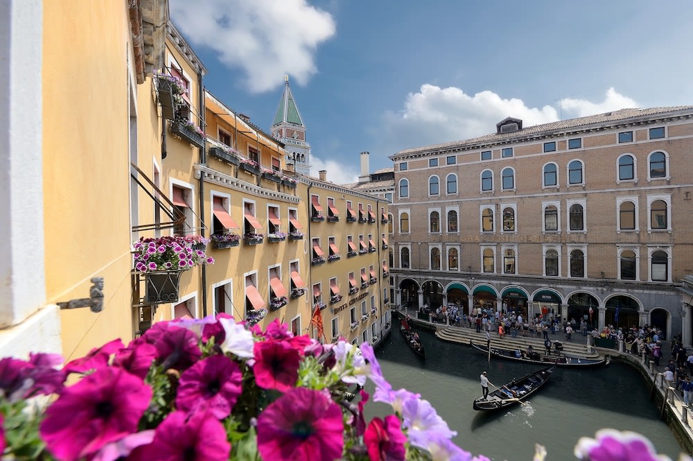 A great view of the Gondola basin in front of Hotel Cavalletto
