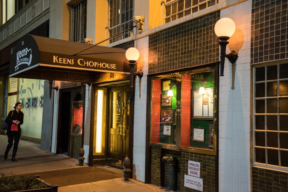 Entrance to Keens Steakhouse