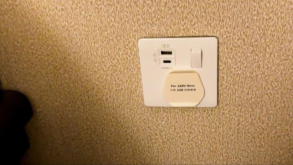 ディズニー・エクスプローラーズ：ロッジの宿泊体験談　ホテル　室内　コンセント