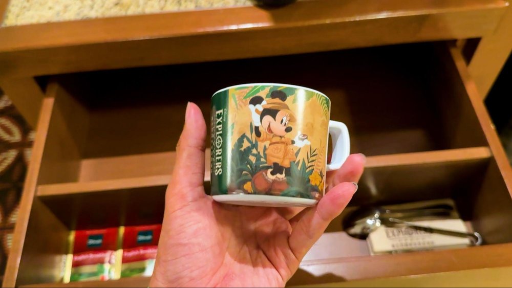 ディズニー・エクスプローラーズ：ロッジの宿泊体験談　ホテル　室内　マグカップ