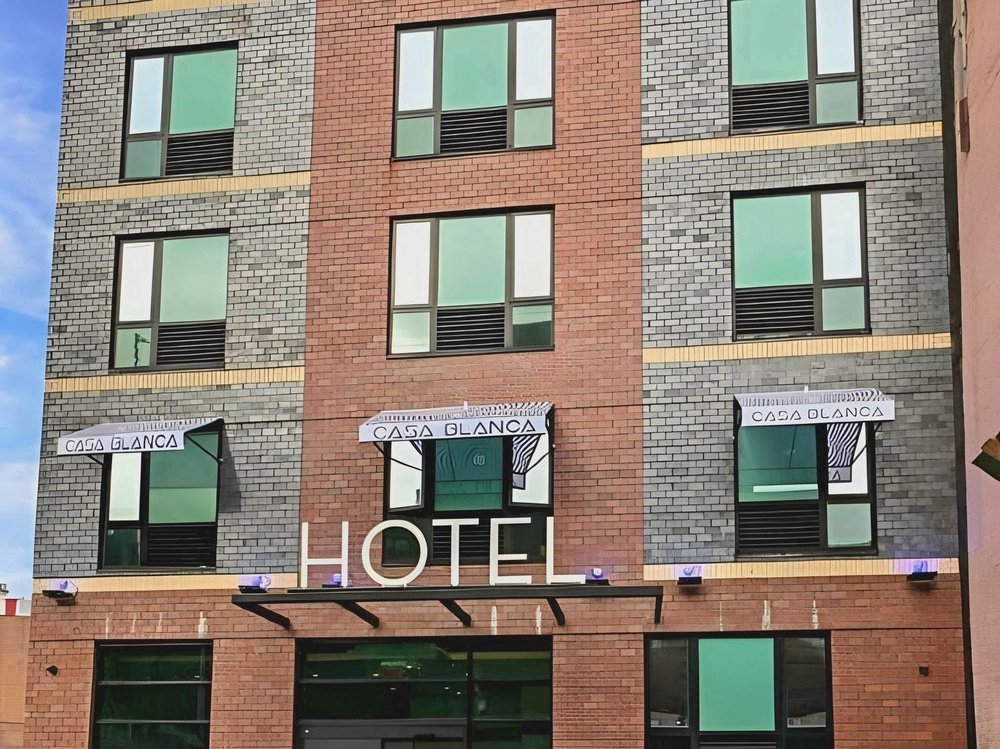 Casa Blanca Hotel Brooklyn is a budget-friendly stay for solo travelers and couples