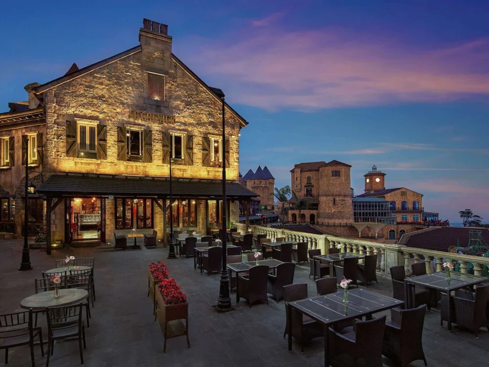 Mercure Danang French Village Bana Hills gives you direct access to popular attractions