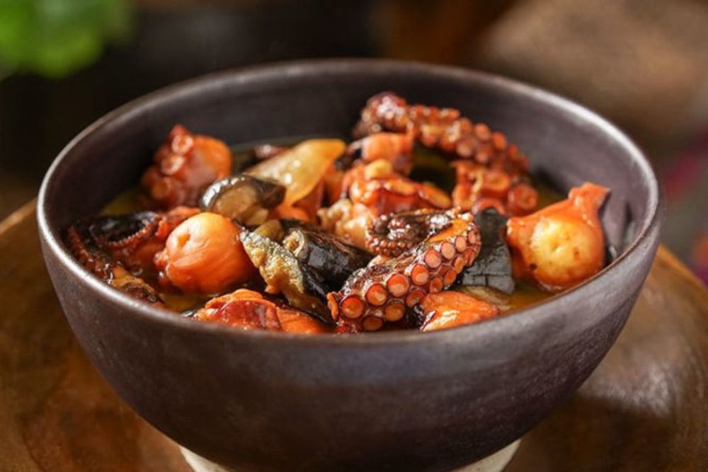 Octopus Curry - Cà Ri Bạch Tuộc Đậm Đà
