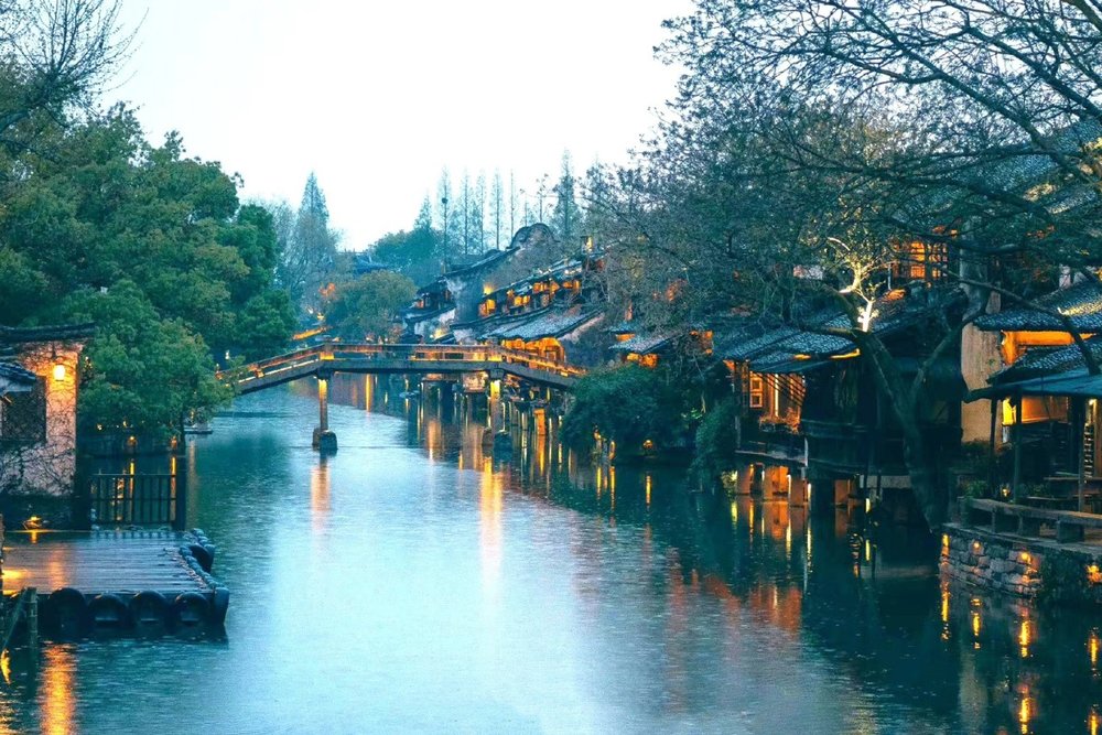 Đi Lại Giữa Các Cổ Trấn Ven Sông Như Thế Nào?