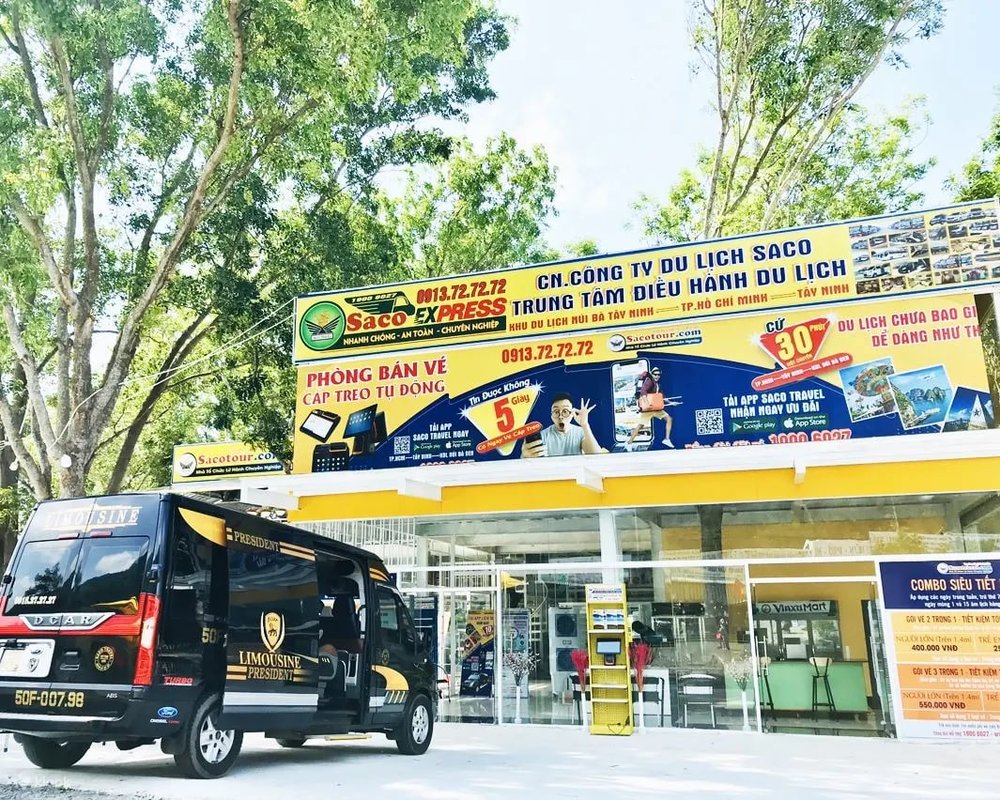 08h30 – Đến Khu Du Lịch Núi Bà Đen Và Mua Vé Cáp Treo