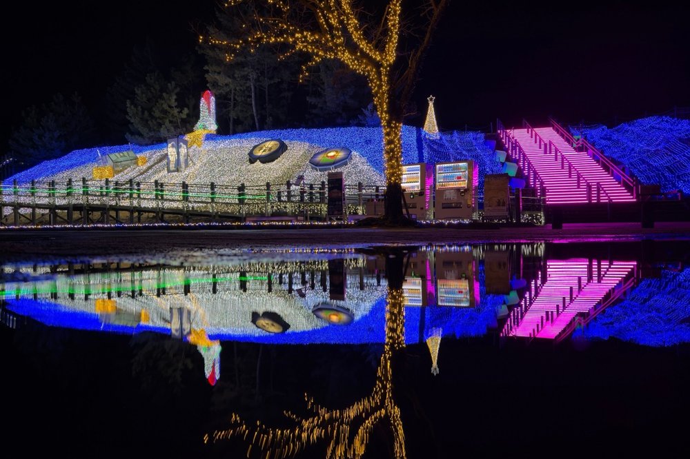 Japan Winter Festivals - Tottori Sakyu Illusion at Tottori Sand Dunes