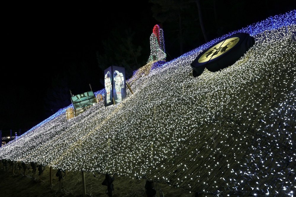 Japan Winter Festivals - Tottori Sakyu Illusion at Tottori Sand Dunes Light Display