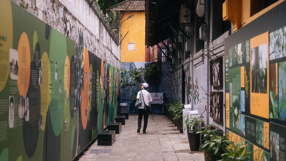 Giờ Mở Cửa & Giá Vé Nhà Tù Hỏa Lò 