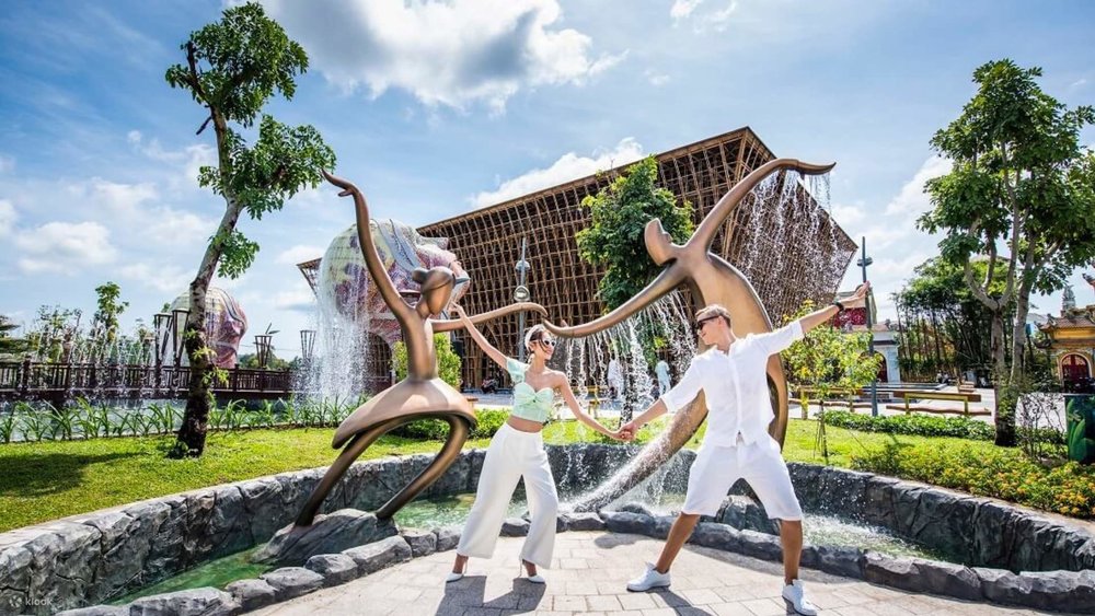 22h00 – Kết Thúc Hành Trình Và Quay Về Khách Sạn