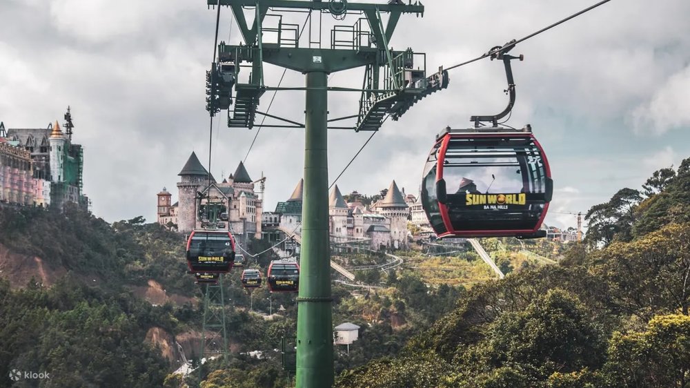 09h00 – Trải Nghiệm Đi "Xuyên Mây" Trên Tuyến Cáp Treo Dài Kỷ Lục