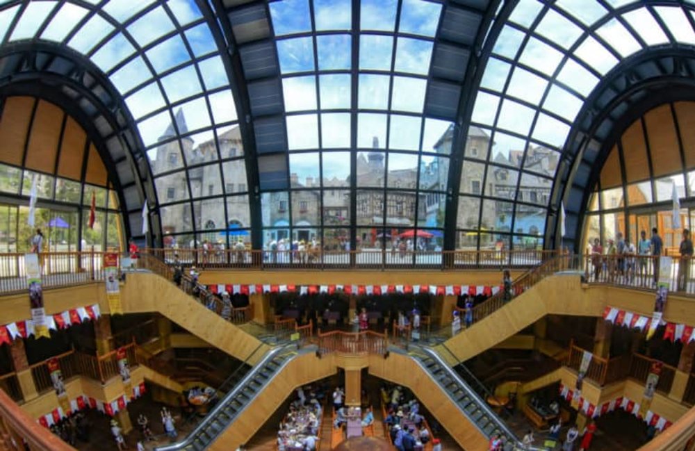 11h30 – Nghỉ Ngơi Và Thưởng Thức Buffet Tại Beer Plaza