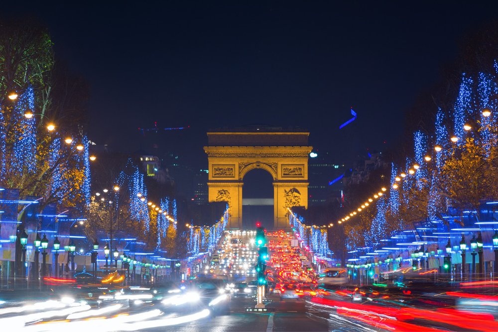 Tận Hưởng Ánh Sáng Rực Rỡ Và Không Khí Noel Ở Paris, Pháp