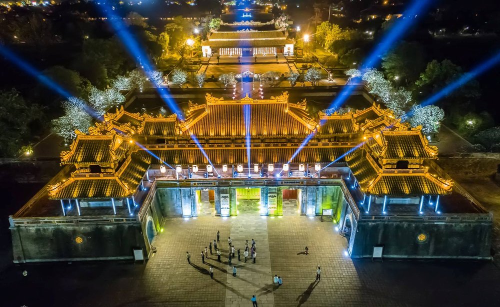 Khám Phá Vẻ Đẹp Huyền Bí Của Đại Nội Khi Kinh Thành Lên Đèn