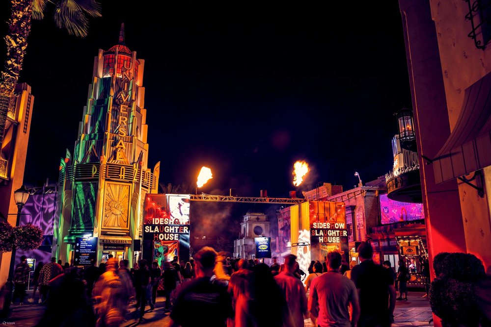  Jurassic World – The Ride