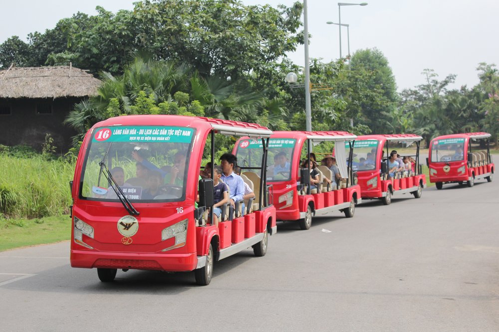 Dịch Vụ Xe Điện Khám Phá Làng Văn Hóa - Du Lịch Các Dân Tộc Việt Nam