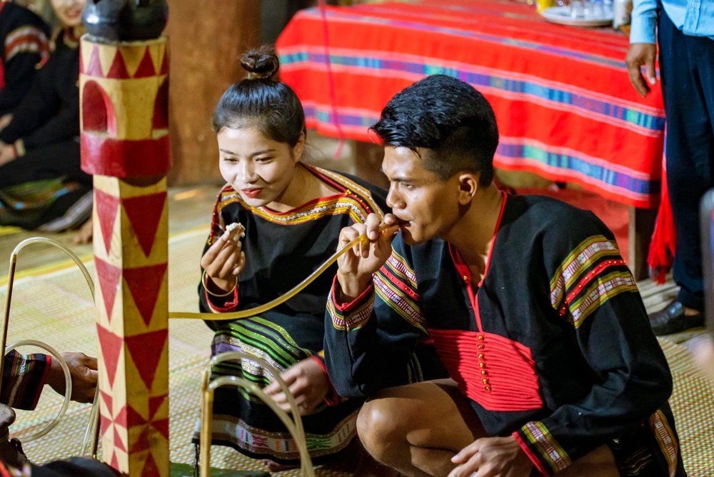 Hoạt Động Thường Ngày và Trải Nghiệm Cộng Đồng