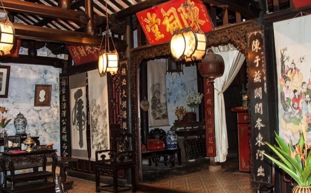 Nhà Cổ Phùng Hưng