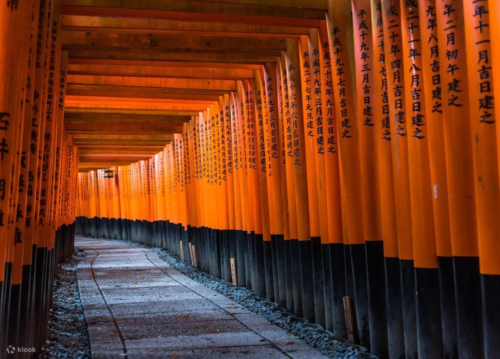 Đền Fushimi Inari Taisha – Lối Đi Nghìn Cổng Torii Đỏ