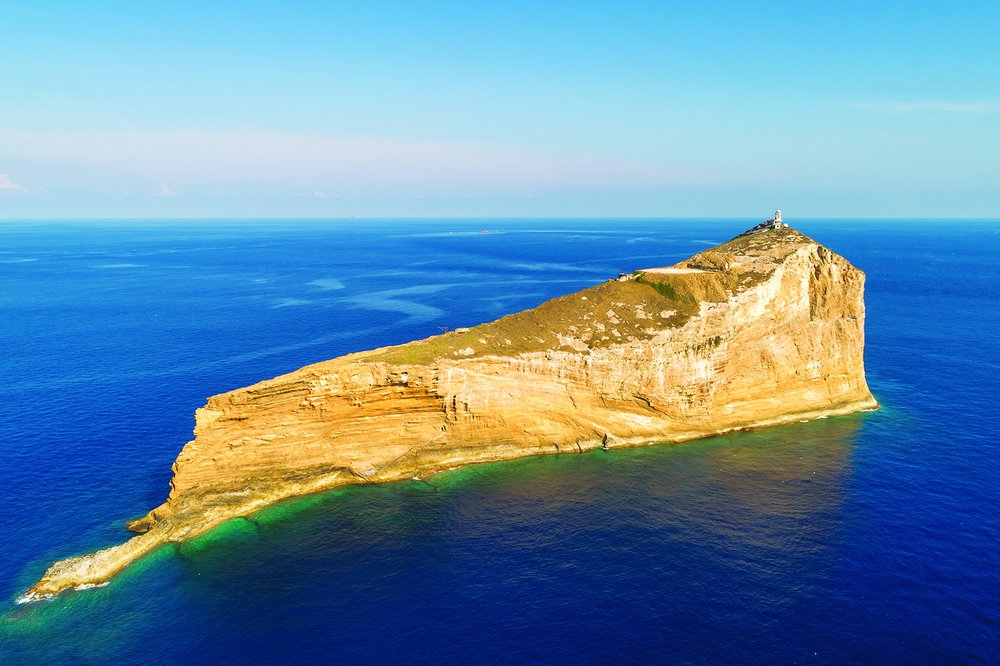 Hải Đăng Phú Quý Trên Núi Cấm