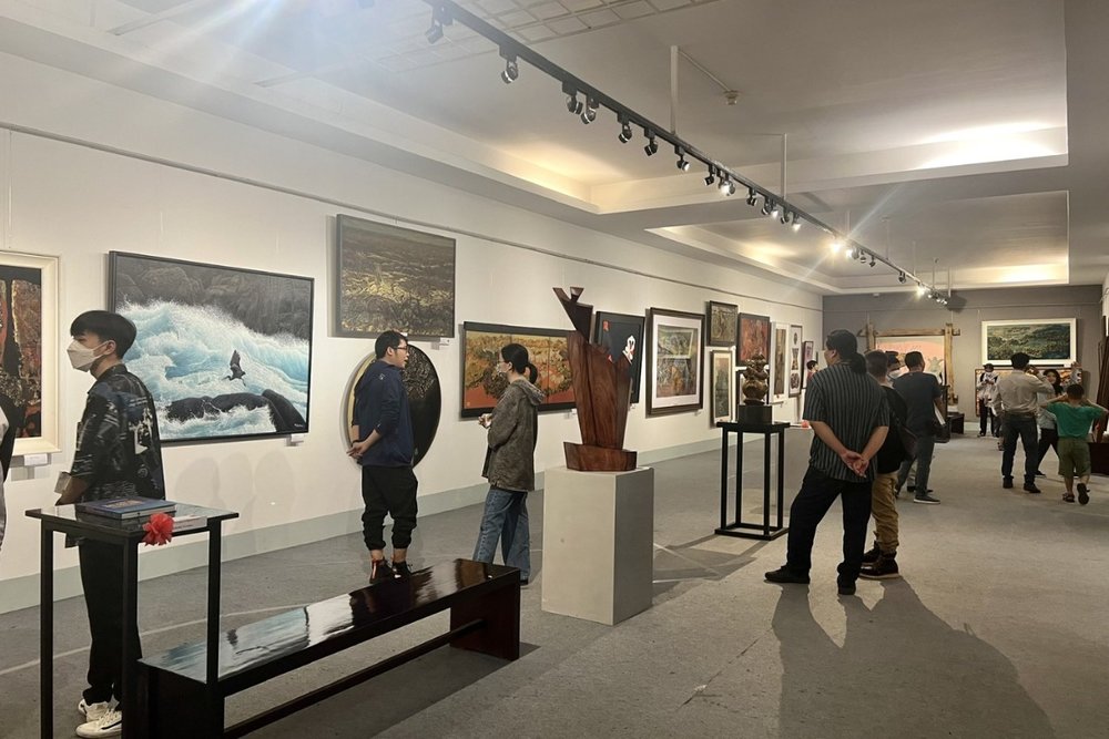 Khám Phá Bộ Sưu Tập Mỹ Thuật 