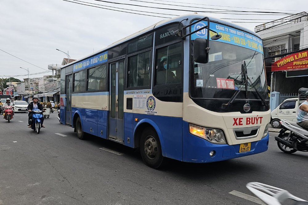 Di Chuyển Bằng Xe Buýt