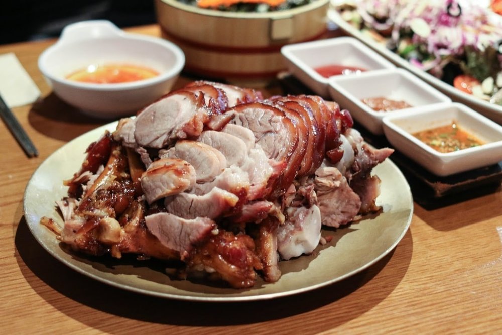 Quán Ăn Myth Jokbal Seoul - Quán Chân Giò Hầm Truyền Thống Đậm Đà