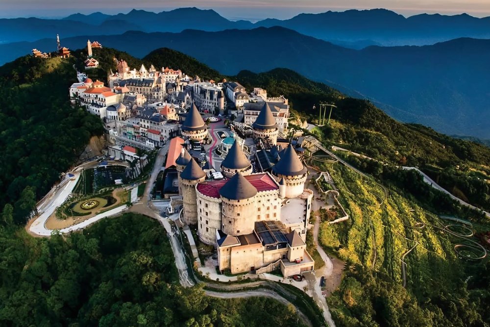 Buổi sáng - Cáp Treo Lên Bà Nà Hills