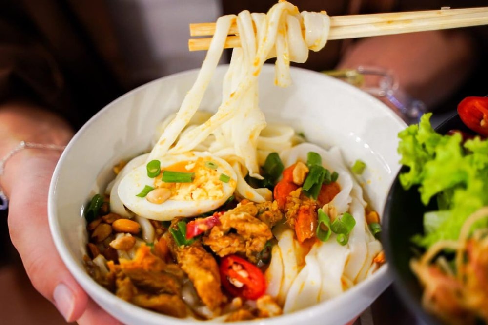 Buổi trưa - Thưởng Thức Đặc Sản Mì Quảng