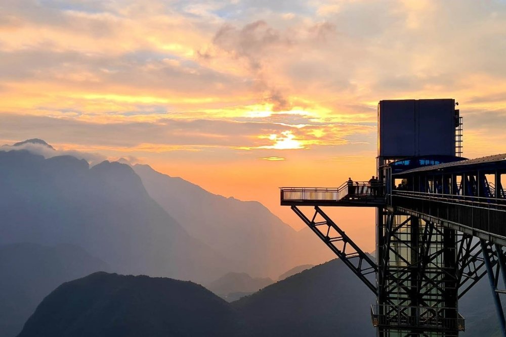 Hướng Dẫn Di Chuyển Đến Cầu Kính Rồng Mây Sapa Cho Các Cặp Đôi