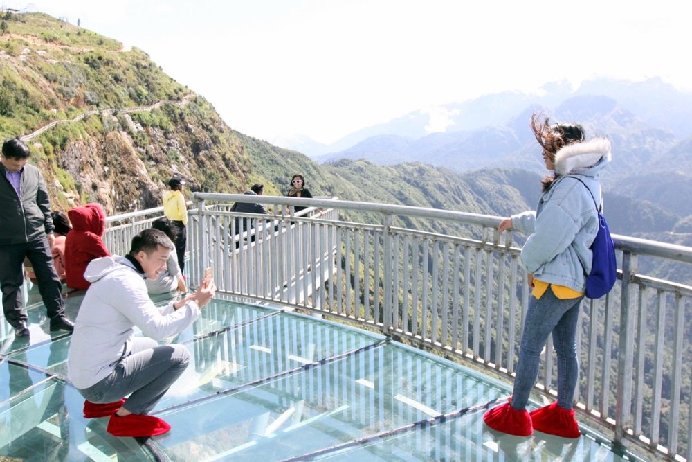 Kinh Nghiệm Chúng Mình Rút Ra Sau Khi Khám Phá Cầu Kính Rồng Mây