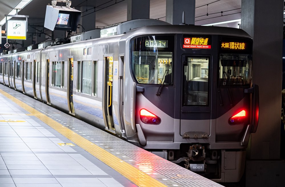 รถไฟ JR Osaka Loop Line วิ่งในเมืองโอซาก้า