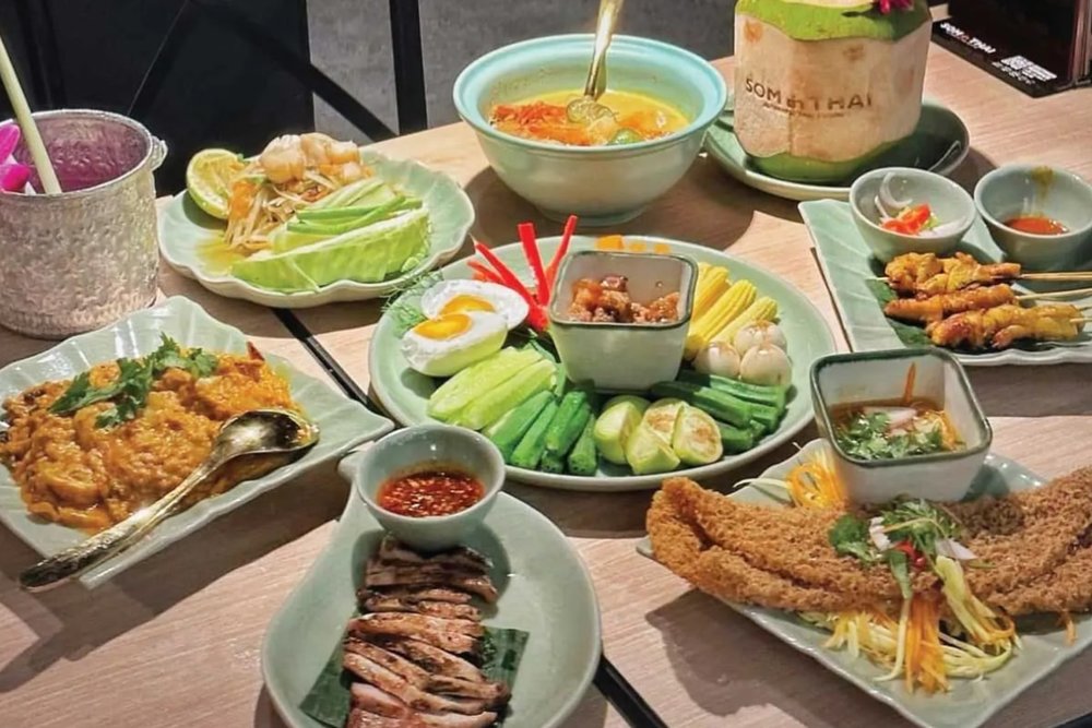 Trưa - Ăn Trưa Tại Som Tam