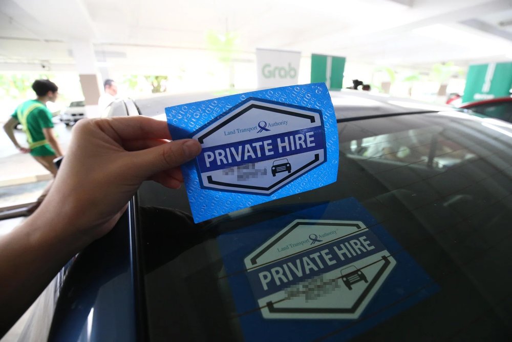 Taxi & Dịch Vụ Gọi Xe (Taxi and Ride-Hailing)