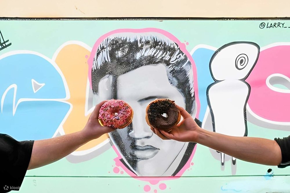 Taste the delicious flavors of Vegas donuts in this Donut tour!
