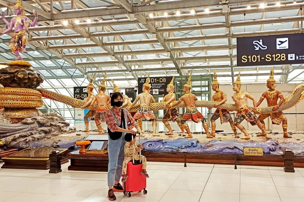 Buổi trưa - Đi Dạo Phố Ở Bangkok & Chuẩn Bị Ra Sân Bay