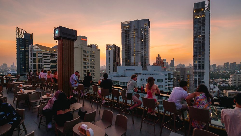 Lamaya Bangkok: Đắm Mình Giữa Không Gian Nhiệt Đới Trên Cao