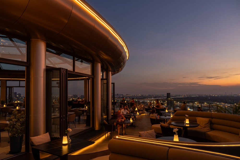 Cielo Sky Bar & Restaurant: Ngắm Bangkok Trọn Vẹn Với Cocktail Tuyệt Đỉnh