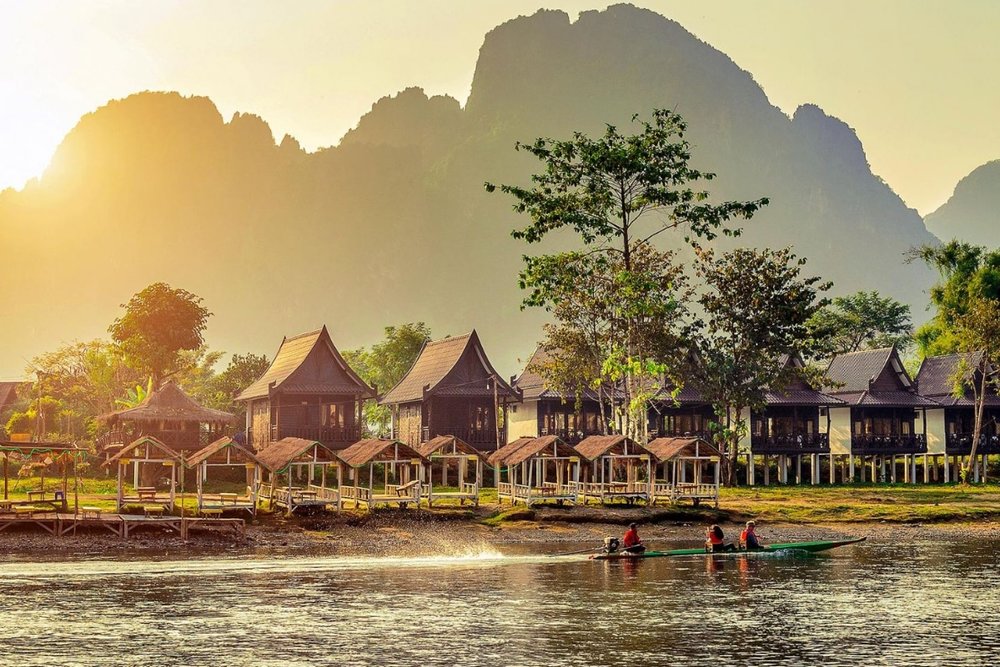 Buổi Chiều: Tạm Biệt Cố Đô Xinh Đẹp