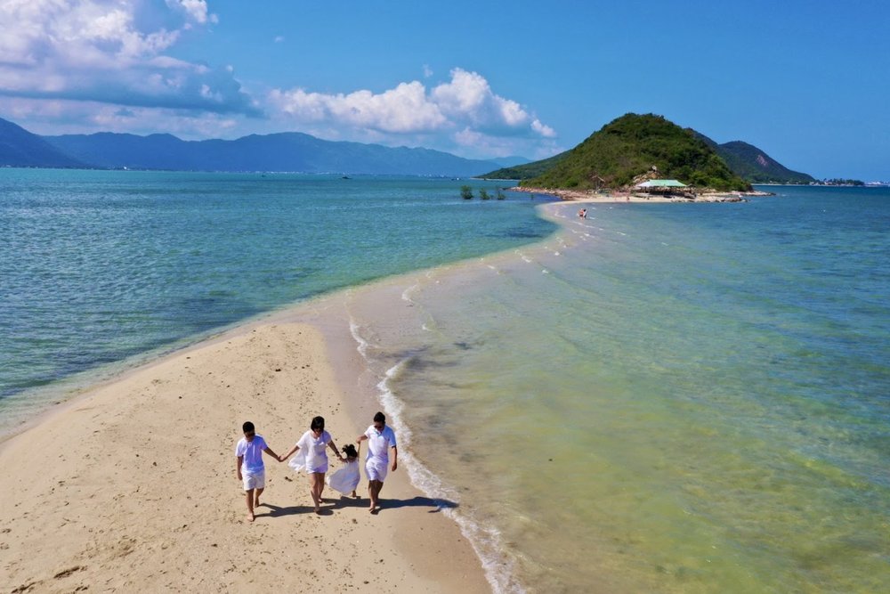 Buổi Chiều Lang Thang Ở Làng Chài Điệp Sơn - Nhịp Sống Chậm Giữa Biển Xanh