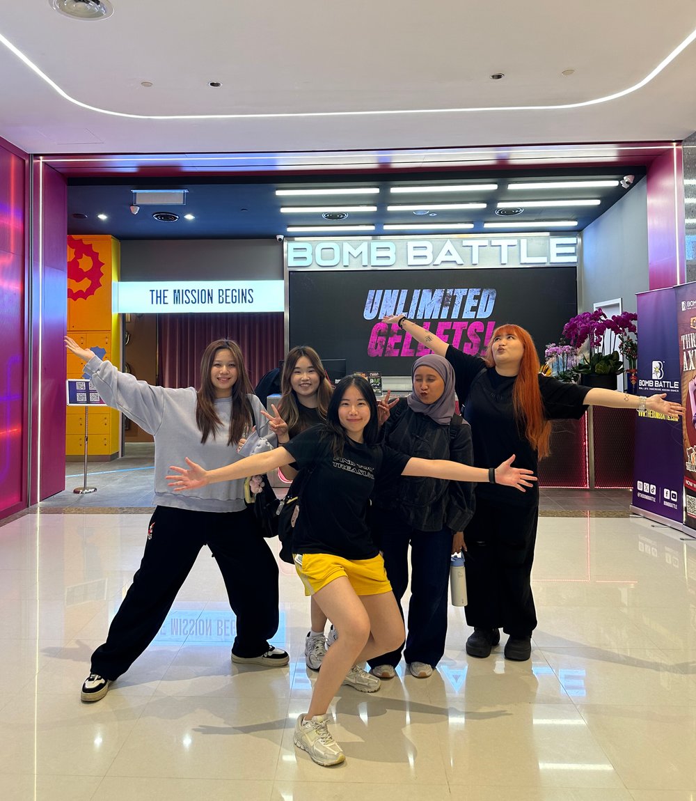 bomb battle sunway pyramid entrance