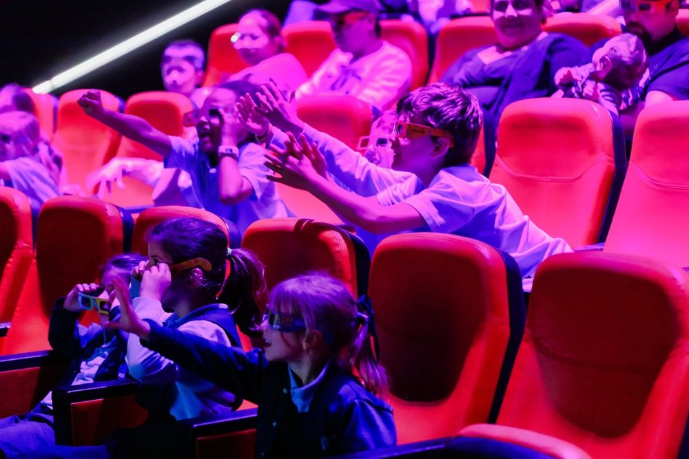  Ngồi Rạp Phim 4D - Khi LEGO Cũng Có Thế Giới Riêng