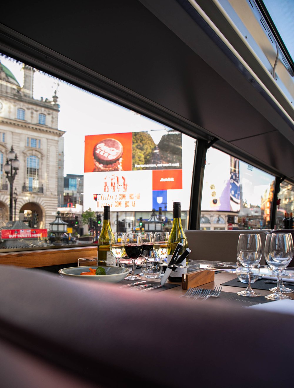 A dining with the view of London city center