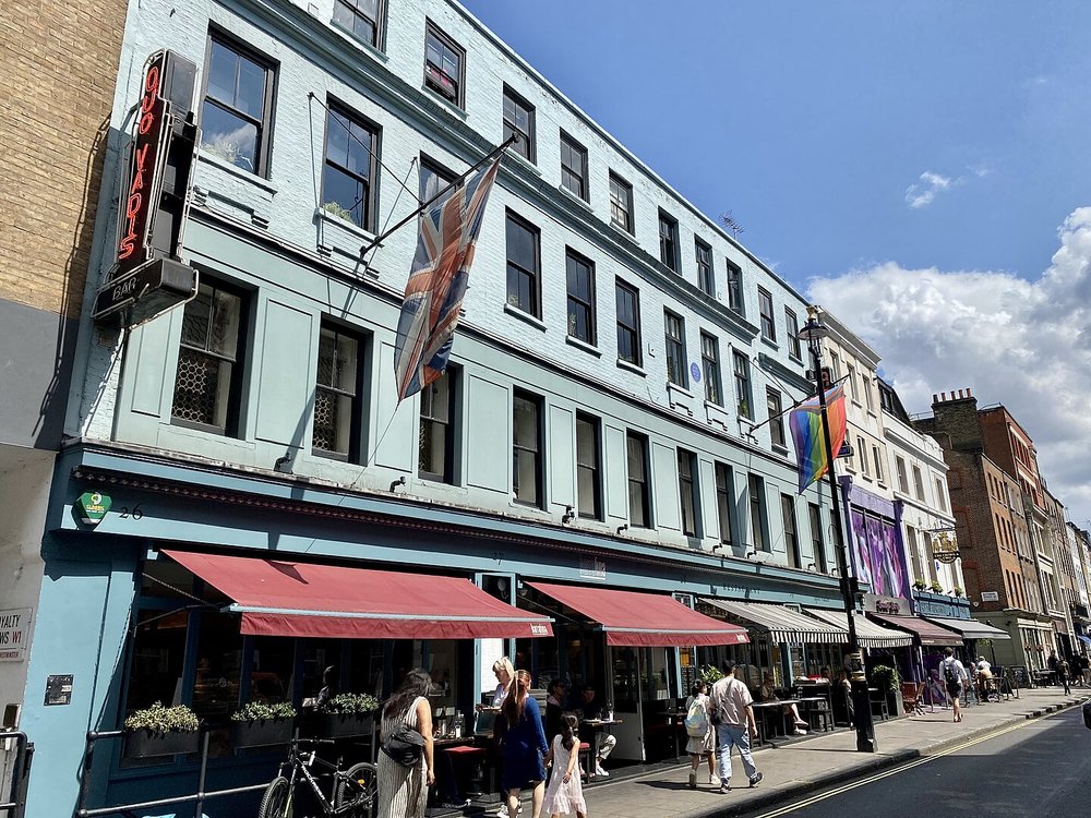 Barrafino’s cozy teal exterior