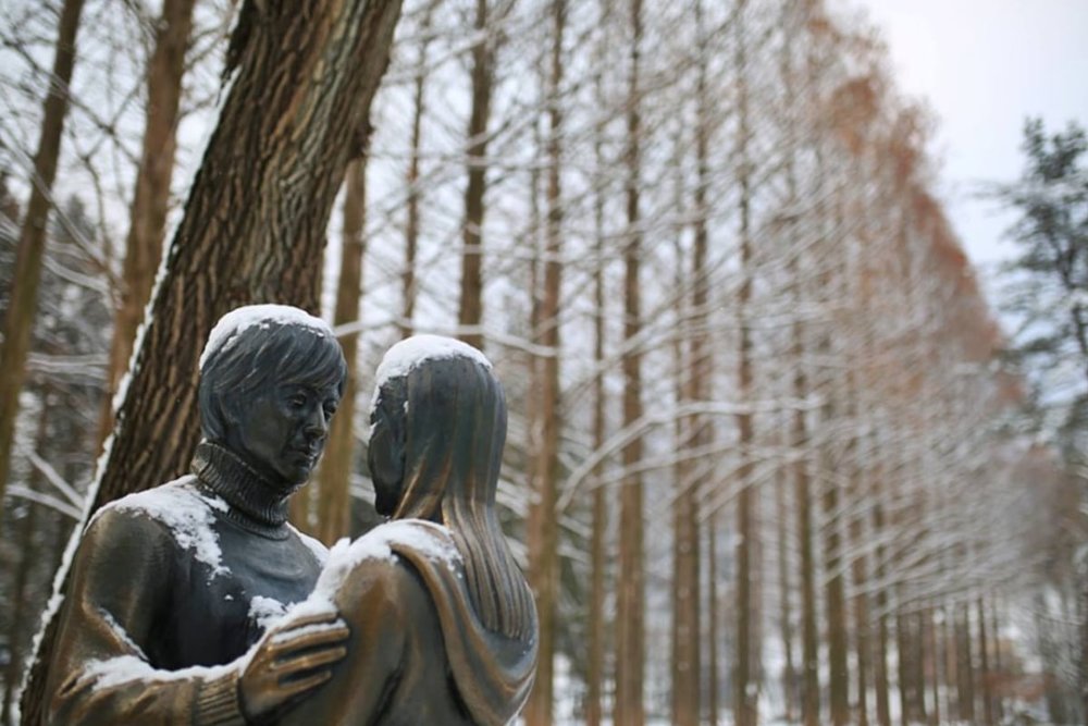 Trưa: Khám Phá Những Điểm Check-In Huyền Thoại