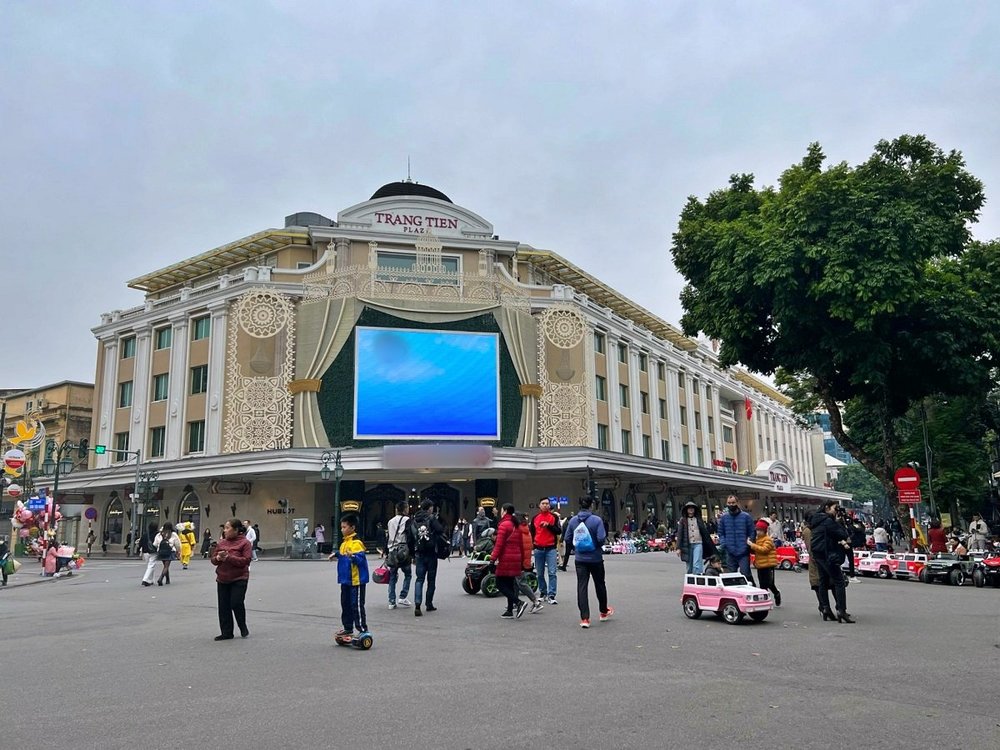 Phố Đi Bộ Hồ Gươm